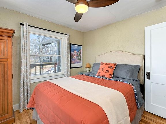 5th image of 4920 Buena Vista St