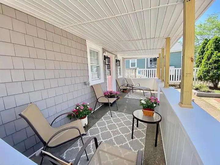 2 bed, 825 sqft, $2,450 — Photo 2