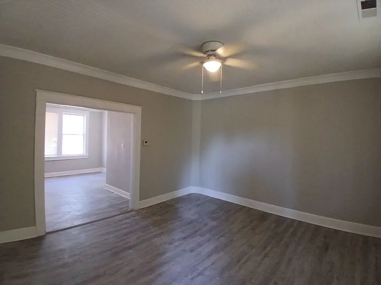 525 N Waldran Blvd #3 — Photo 2