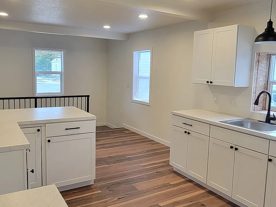 149 N 10th Ave