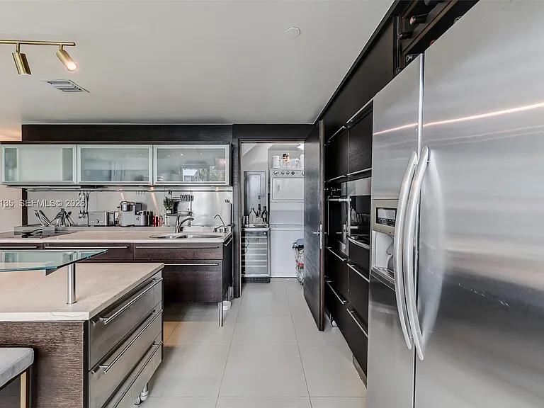 6000 Collins Ave #523 — Photo 15