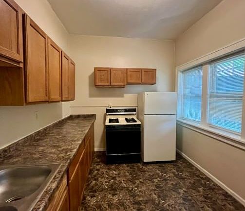 5th image of 4522 W Burleigh St