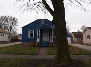 1109 Mercer St, Essexville, MI