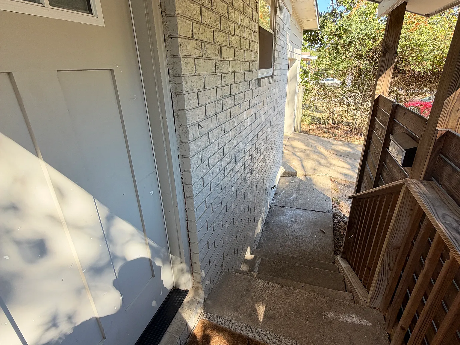 3 bed, 1.5 bath, 1194 sqft, $1,350 — Photo 3