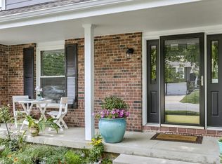 524 SW Windmill Ln, Lees Summit, MO 64082