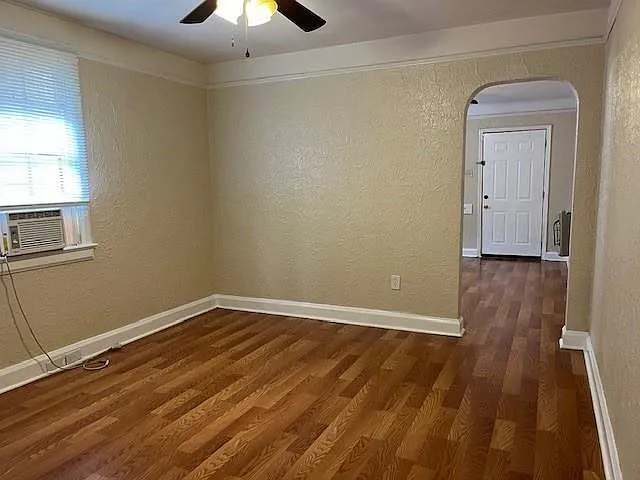 2 bed, 1.0 bath, 900 sqft, $1,085 — Photo 3
