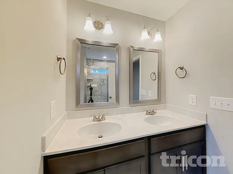 1063 Spicer Dr — Photo 7