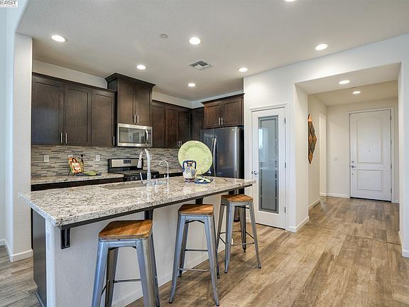 5th image of 17919 Calaveras Dr