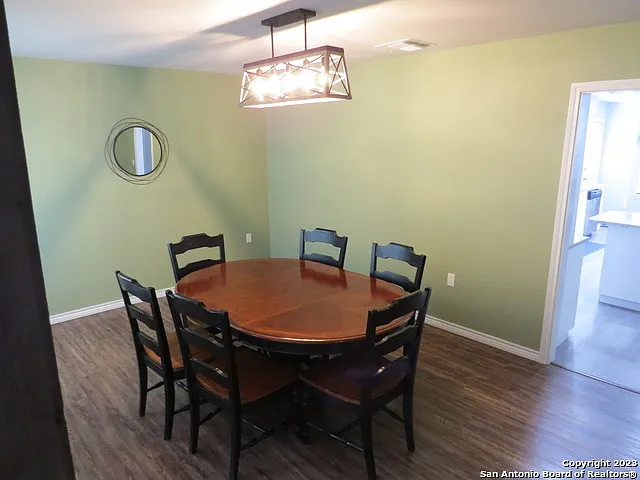 2 bed, 2.0 bath, 2244 sqft, $2,100 — Photo 4