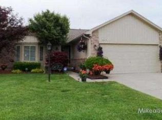 46254 Royal Dr, Chesterfield, MI 48051
