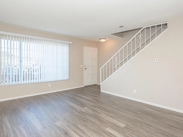 Huntington Highlander Apartment Homes — Photo 28