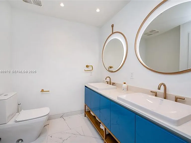 2678 Tigertail Ave #413 — Photo 20