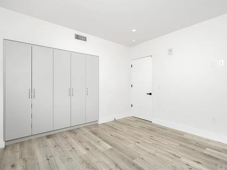 5923 Laurel Canyon Blvd #200 — Photo 7