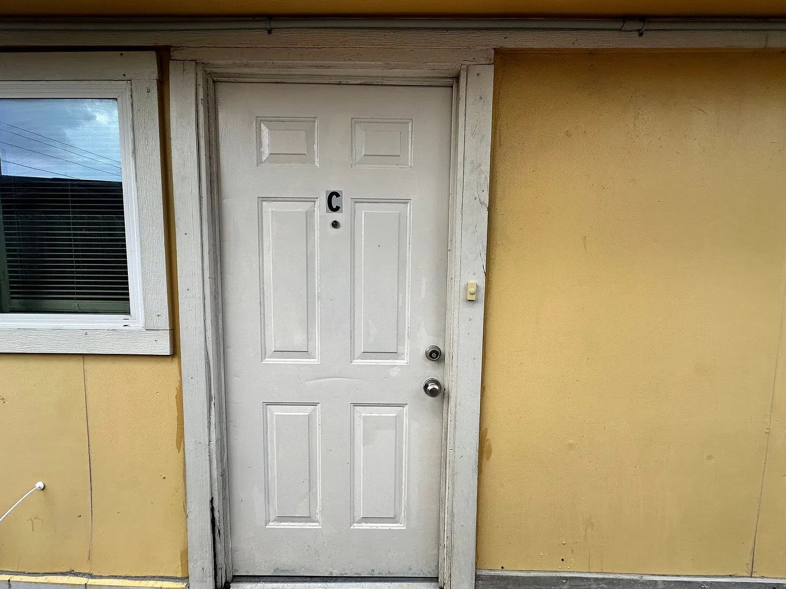 6905 Palestine St — Photo 2