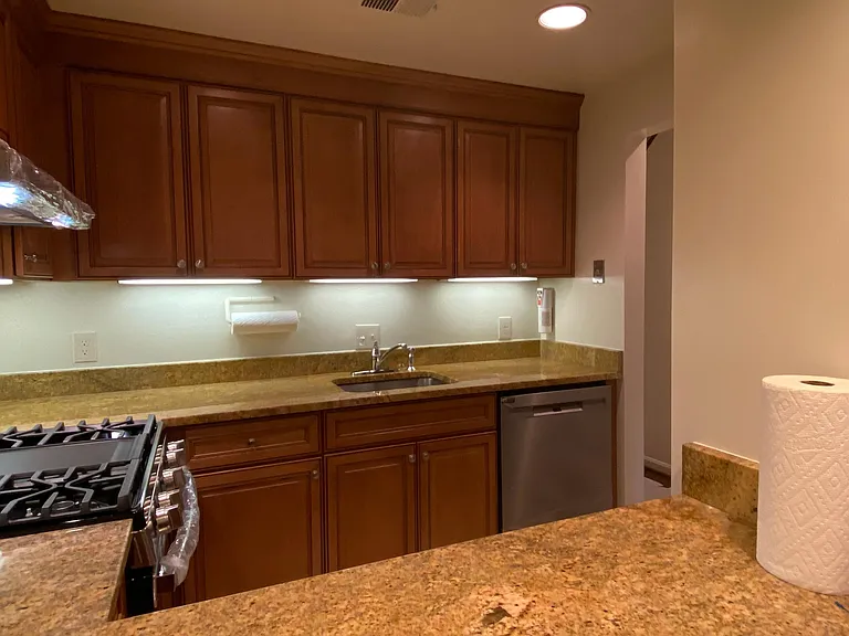 1435 Swann St NW — Photo 6