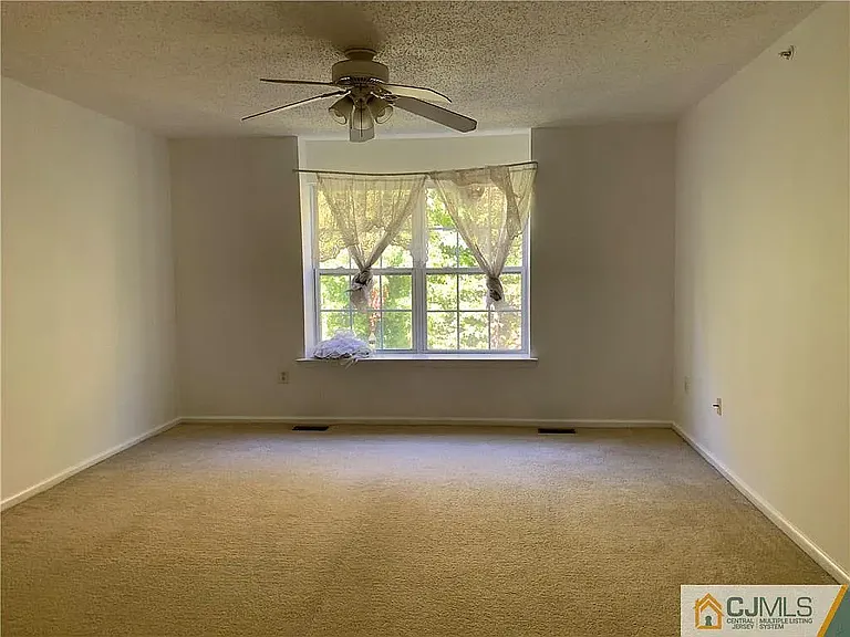 213 Prestwick Way — Photo 10