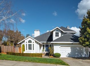 874 Cherry St, Petaluma, CA 94952