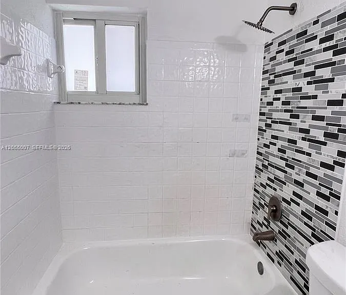 984 W 40th St #2 — Photo 36