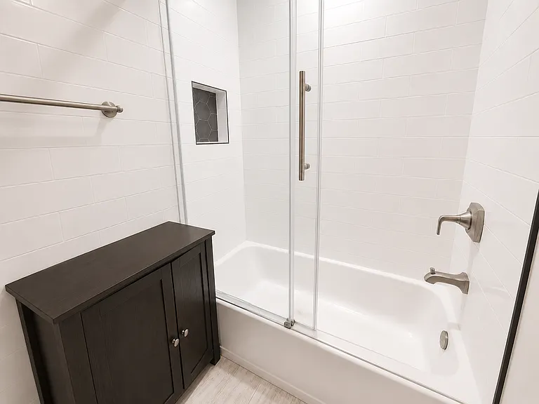 909 W Oakwood St #6 — Photo 6