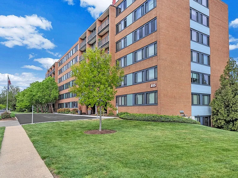 Parc View Apartments — Photo 19