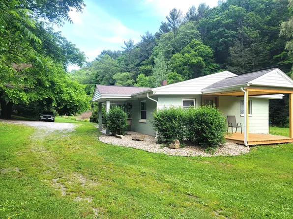 2064 Red Sulphur Turnpike Rd, Princeton, WV 24740