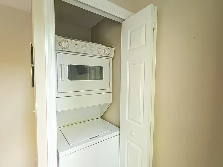 5115 Irving St #2 — Photo 22