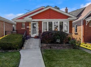 9052 S Ridgeland Ave, Chicago, IL 60617