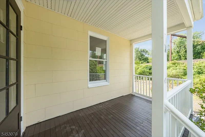 3 bed, 1.5 bath, $3,450 — Photo 2