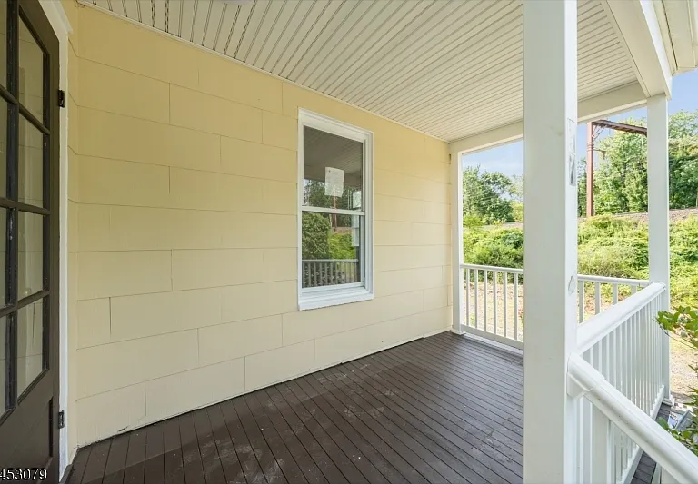 37 Bowers Ln — Photo 2