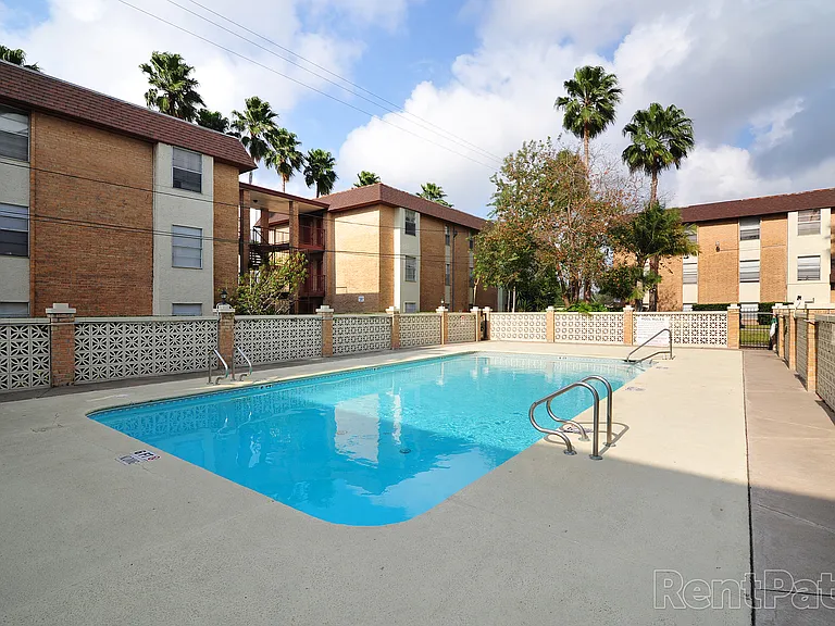 Jefferson Square Apartments — Photo 5