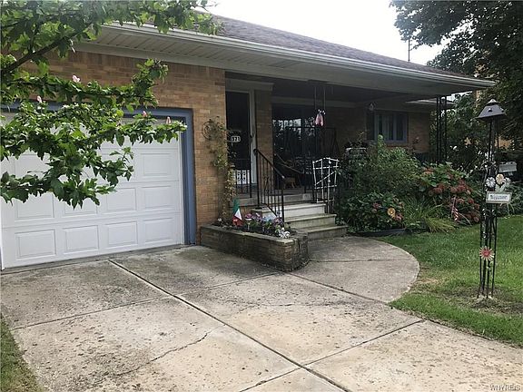 3rd image of 371 Parker Ave