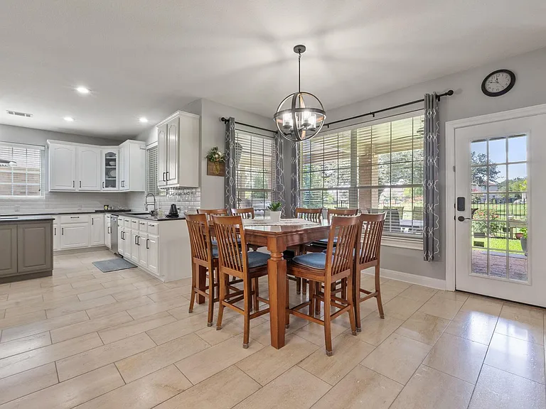 2147 Hilton Head Dr — Photo 10