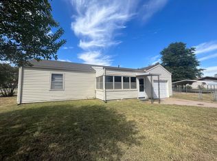 601 N Cochran St, Hutchinson, KS 67501
