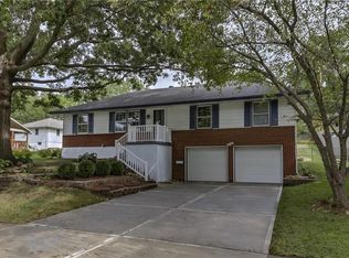 3821 Haden Dr, Independence, MO 64055