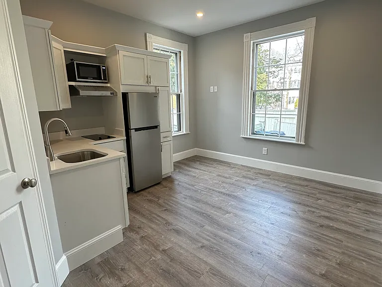 6 Monroe St #104 — Photo 3