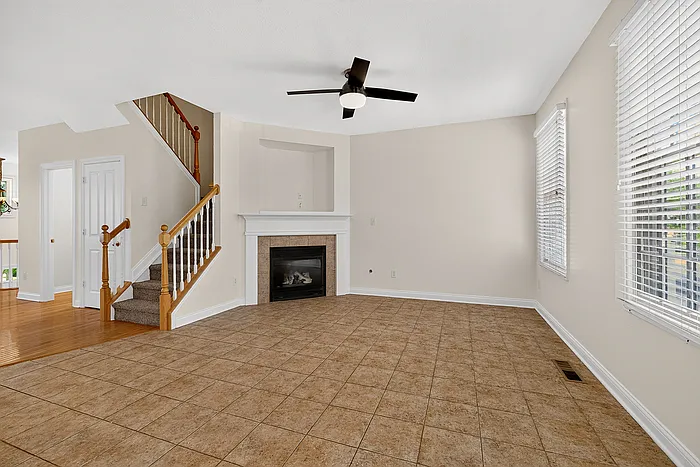 12940 Grenville St — Photo 18