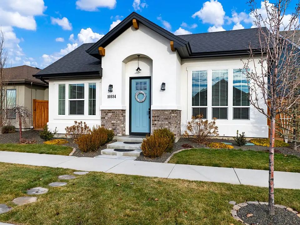 1st image of 10884 W Mossywood Dr