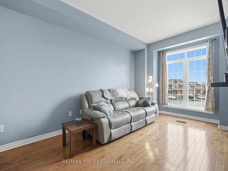 45 Horton St #MAIN 2ND — Photo 7