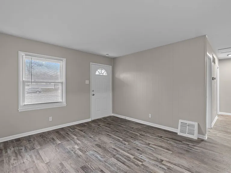 10518 Gretna Cir — Photo 4