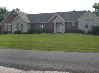 1313 Springvalley Rd, Troy, IL 62294