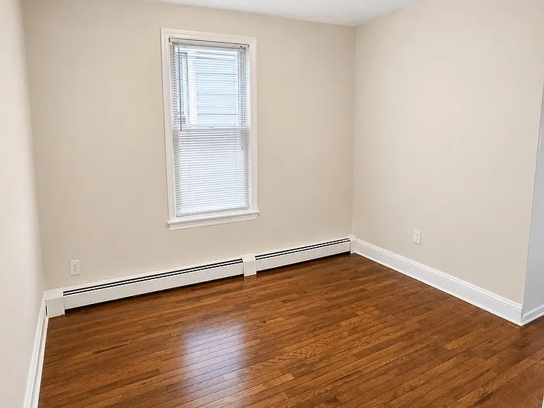 166 Highland Ave #2R — Photo 7