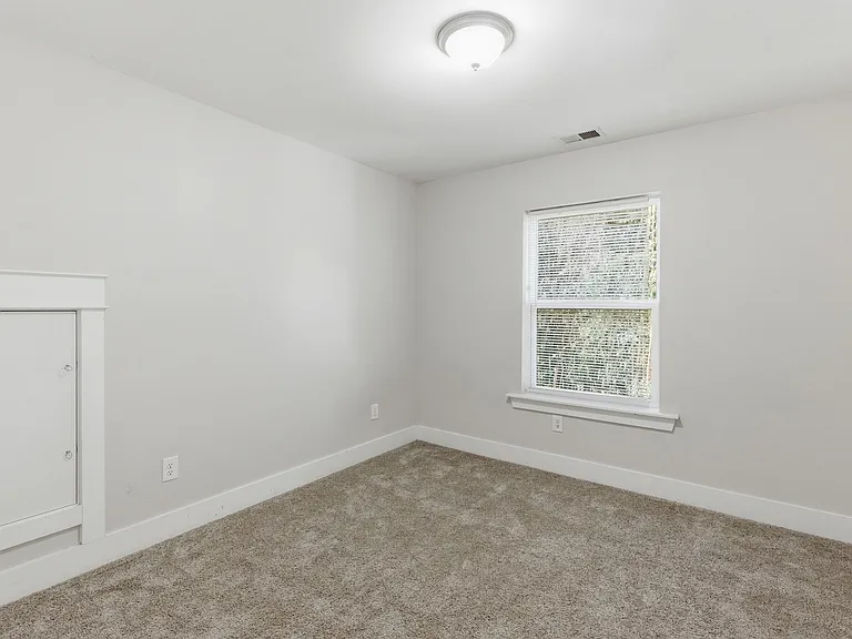 702 N Church St — Photo 34
