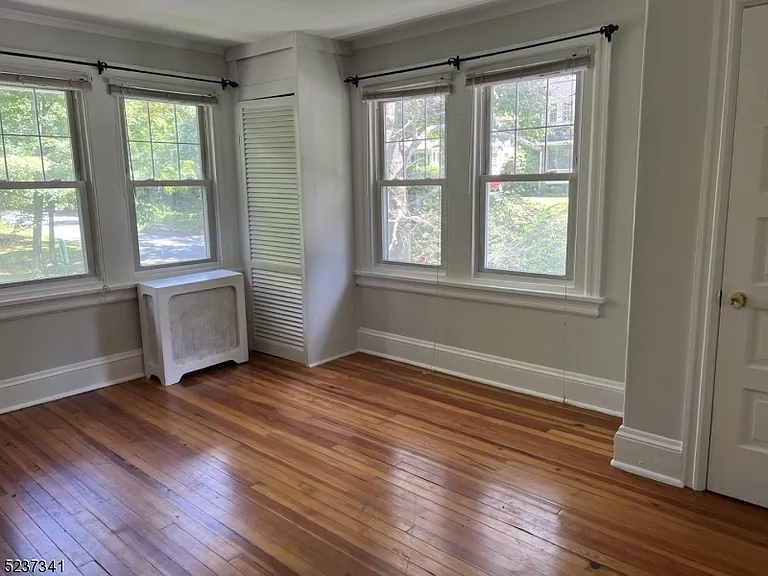 100 Wootton Rd — Photo 10