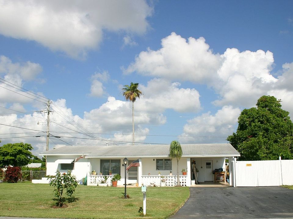 1st image of 3001 NE 9th Ave