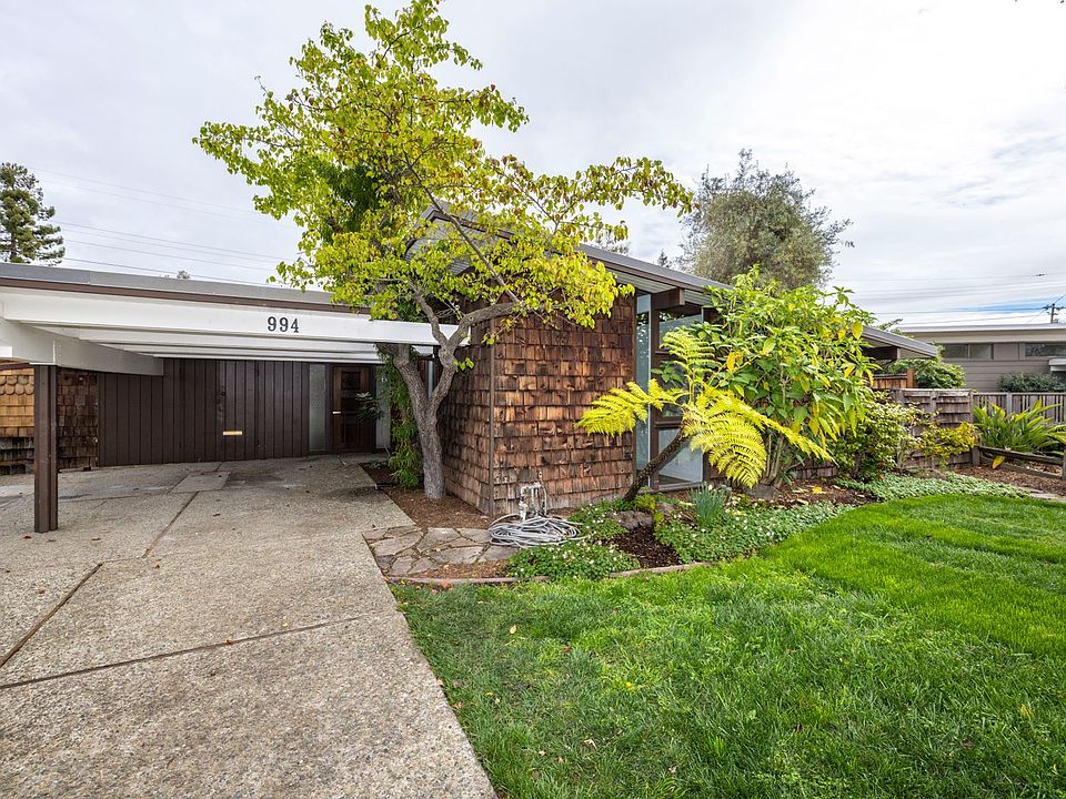 1st image of 994 Van Auken Cir