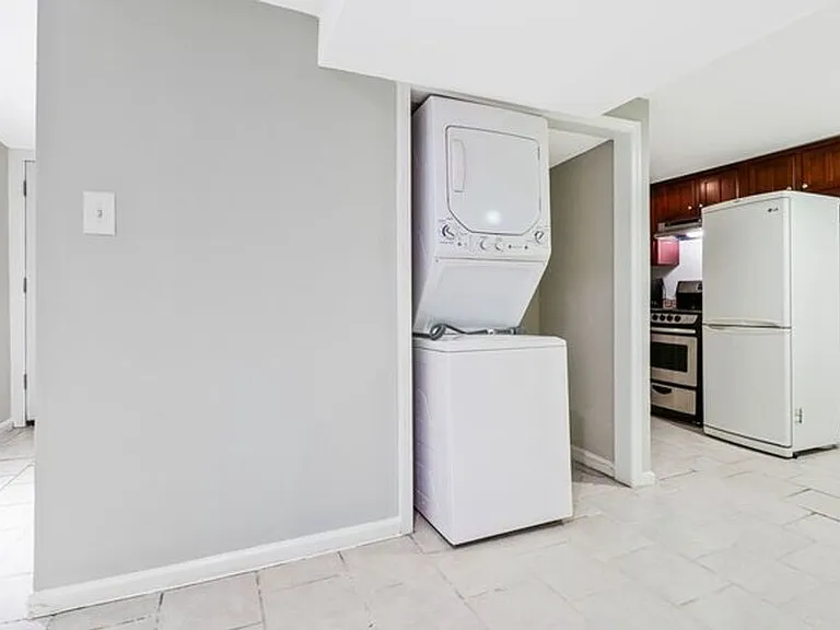 1358 Parkwood Pl NW — Photo 46