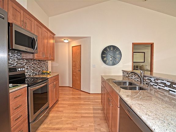 4th image of 8230 1st St SE