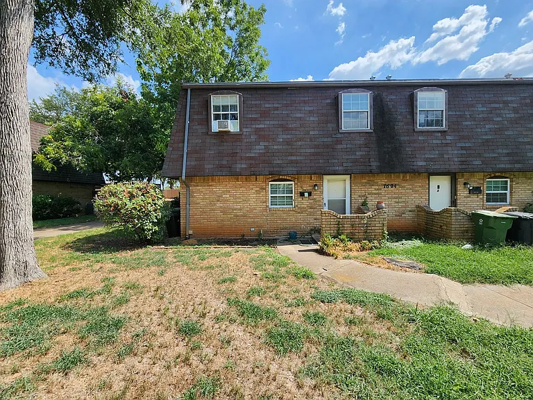 7604 Bridges Ave #B — Photo 2