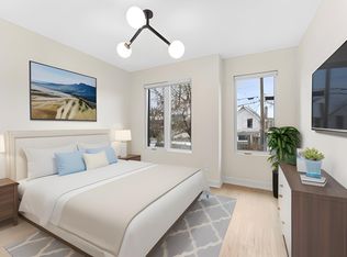 136 Carillon St #A, Ottawa, ON K1L 5Y3