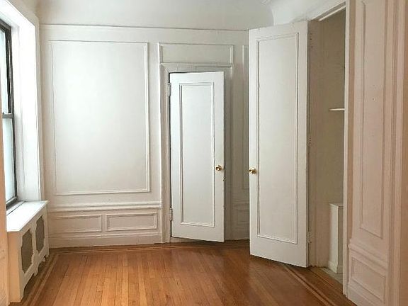 3rd image of 166 W 72nd St APT 4A